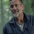 negan-smiles-the-walking-dead-s10e5